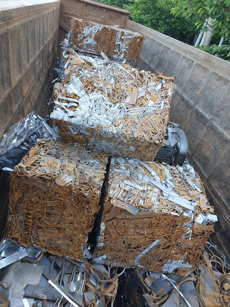 철스크랩 이미지 입니다