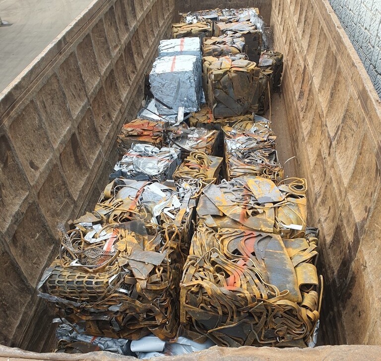 철스크랩 이미지입니다